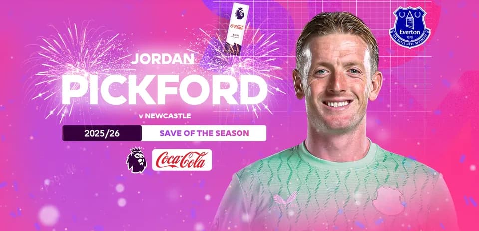 Jordan Pickford celebra el premio de mejor parada