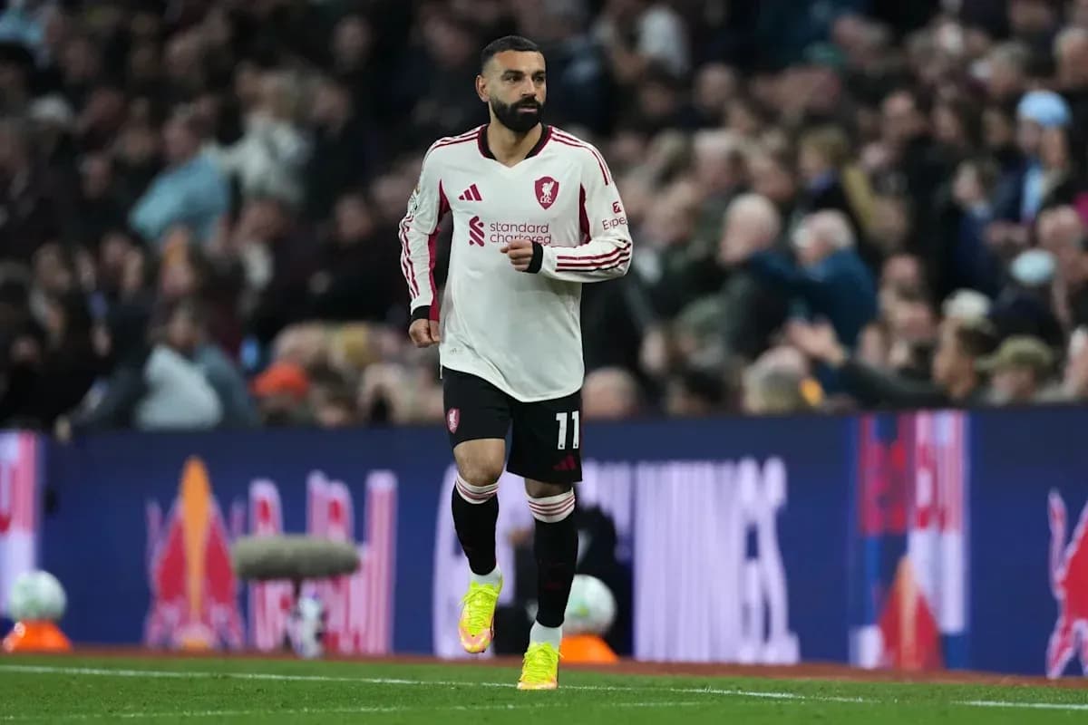 Jugador corriendo durante un partido de fútbol
