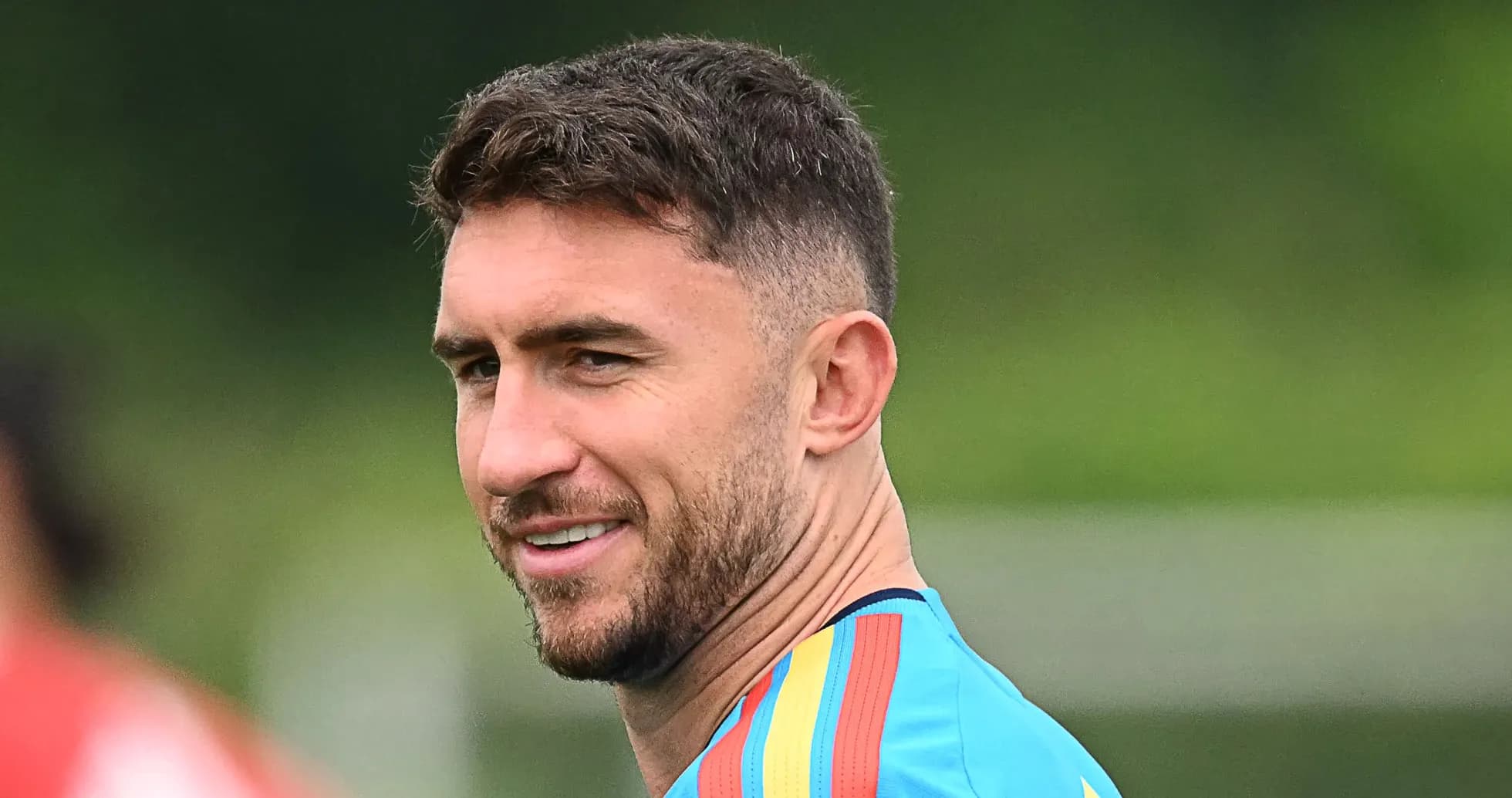 Jugador en sesión de entrenamiento con camiseta azul