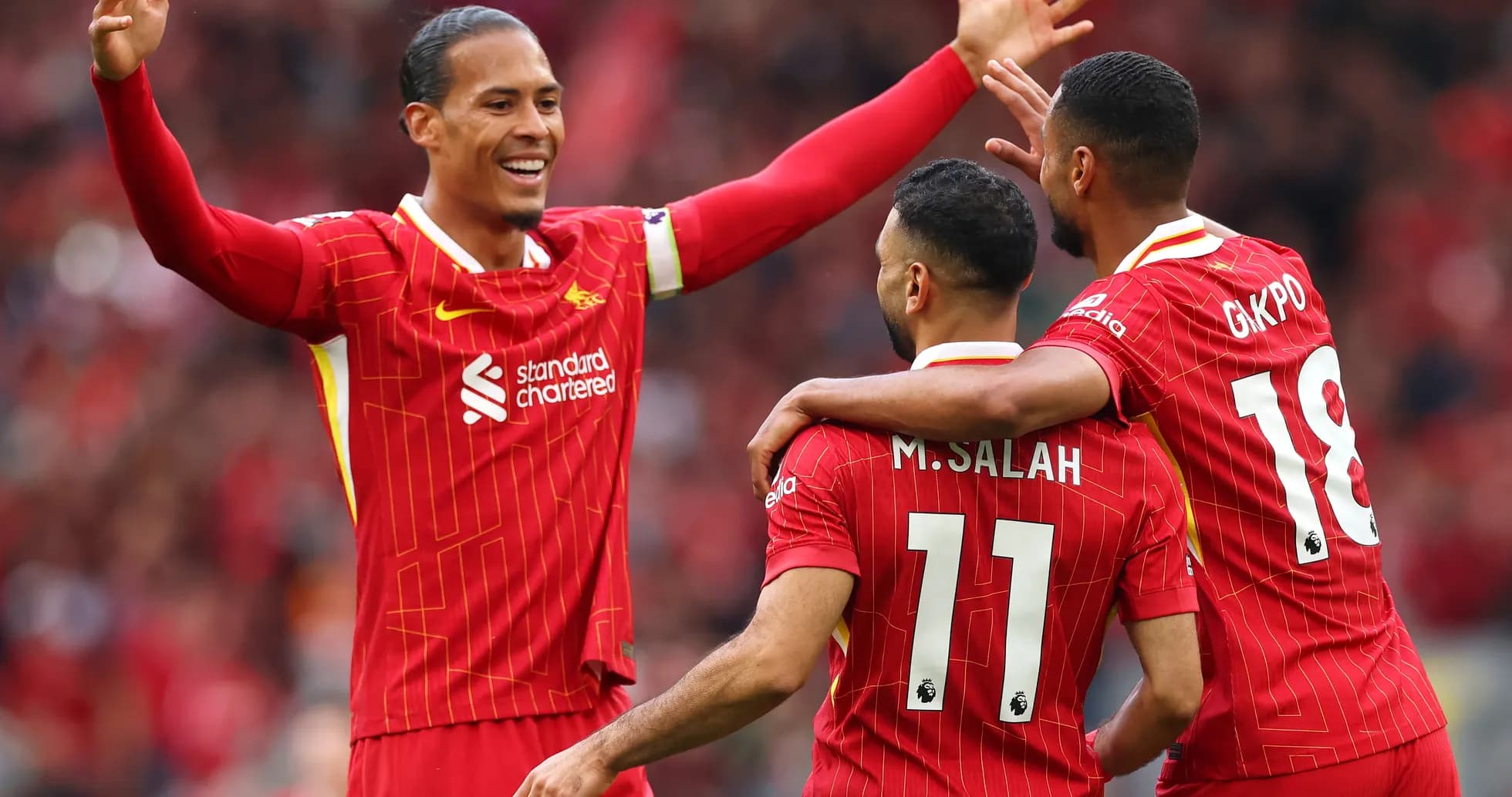 Jugadores de Liverpool celebrando un gol