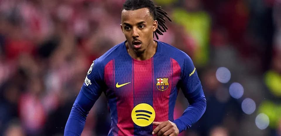 Jugador de Barcelona corriendo durante un partido