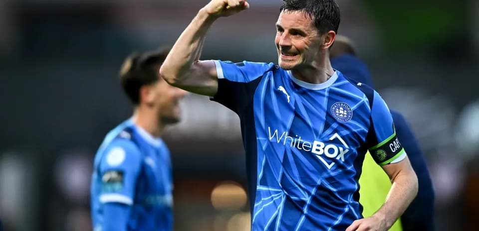 Jugador de Waterford FC celebrando una victoria
