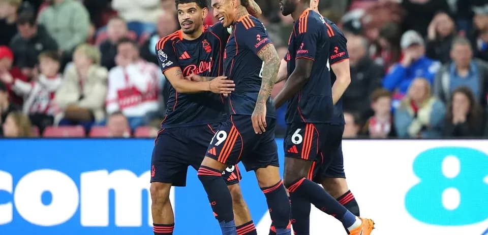 Jugadores del Nottingham Forest celebrando un gol