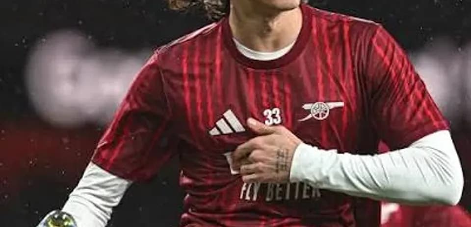 Jugador de Arsenal en acción durante el partido