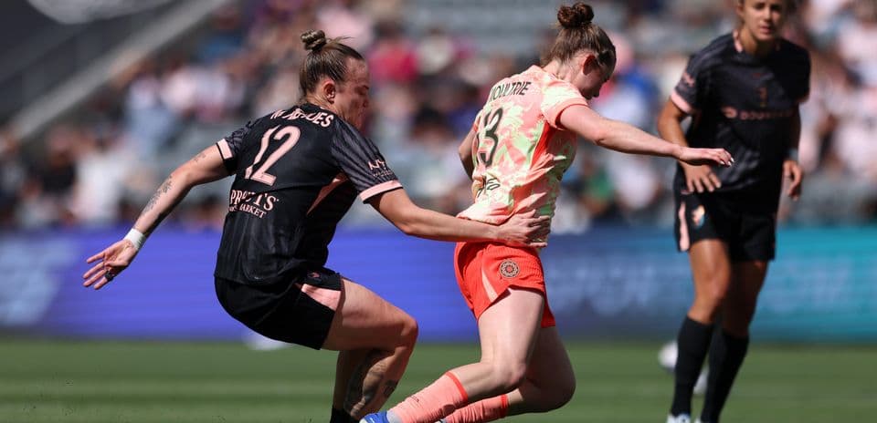 Jugadora de Portland Thorns en acción durante el partido