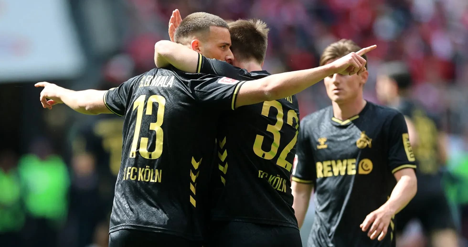Jugadores de FC Köln celebrando un gol en el partido