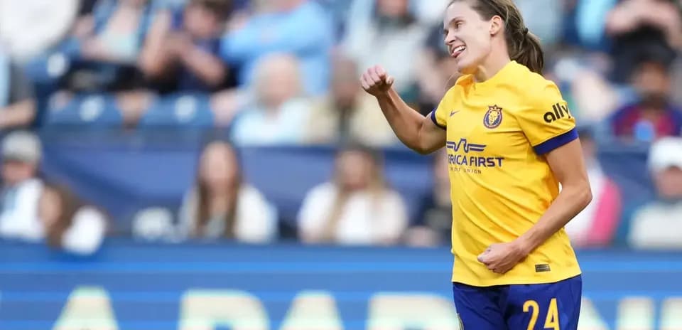 Jugadora del Utah Royals celebra un gol