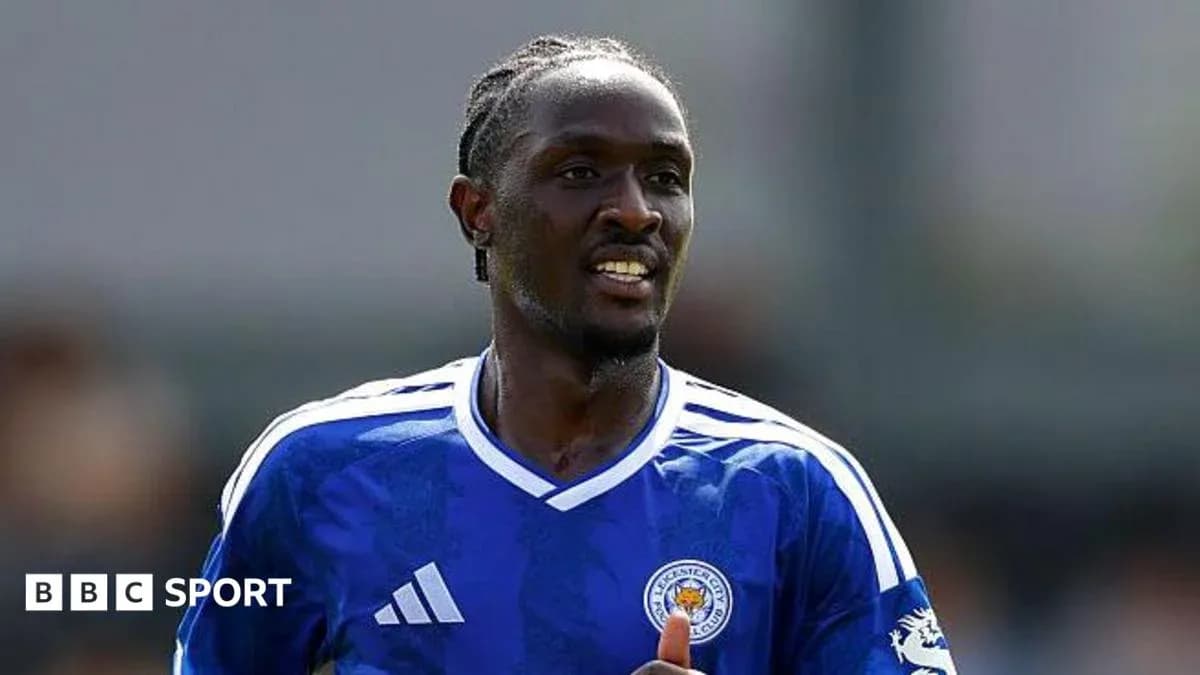 Jugador de Leicester City en acción durante partido