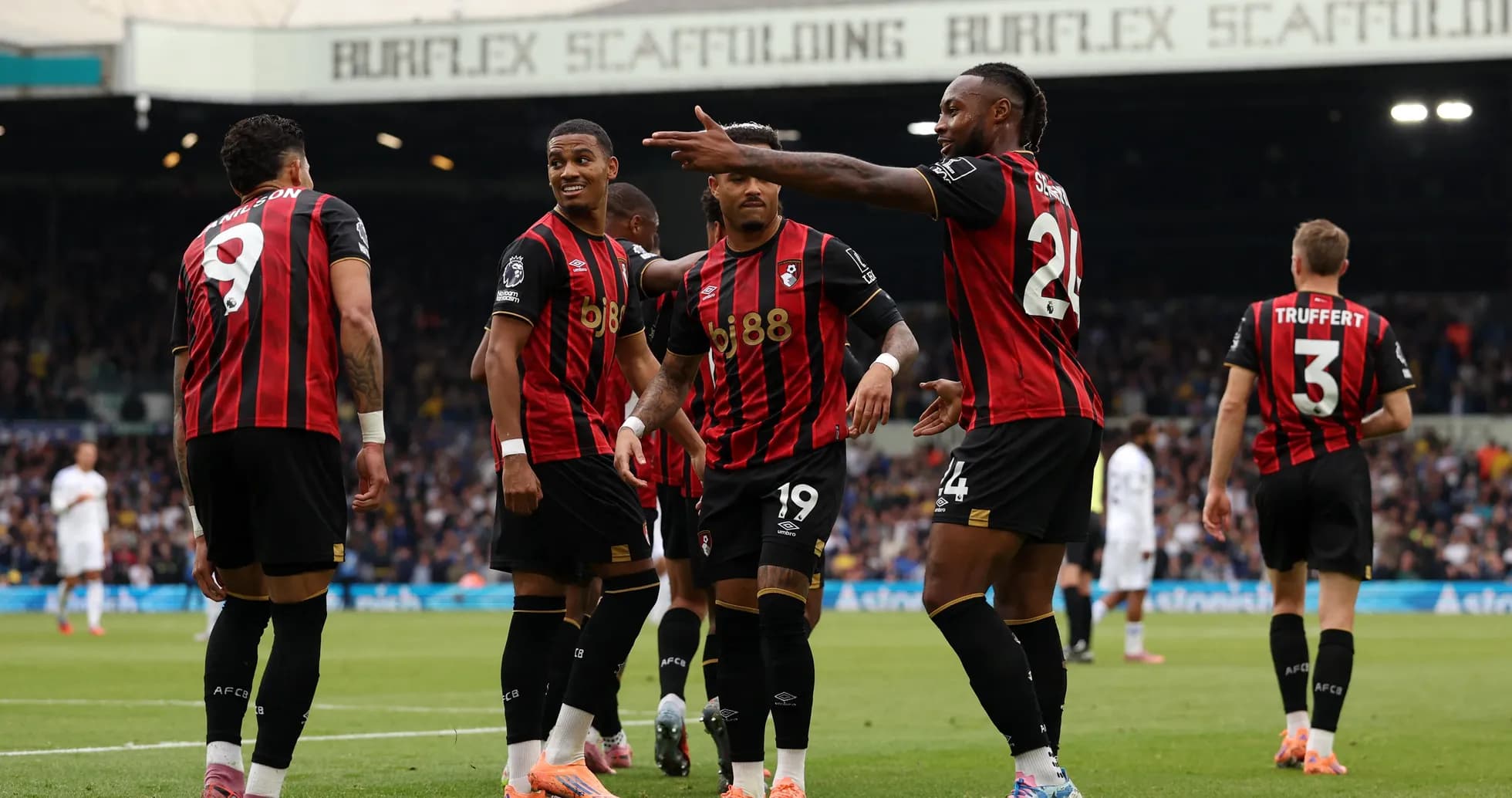 Jugadores de Bournemouth celebrando un gol