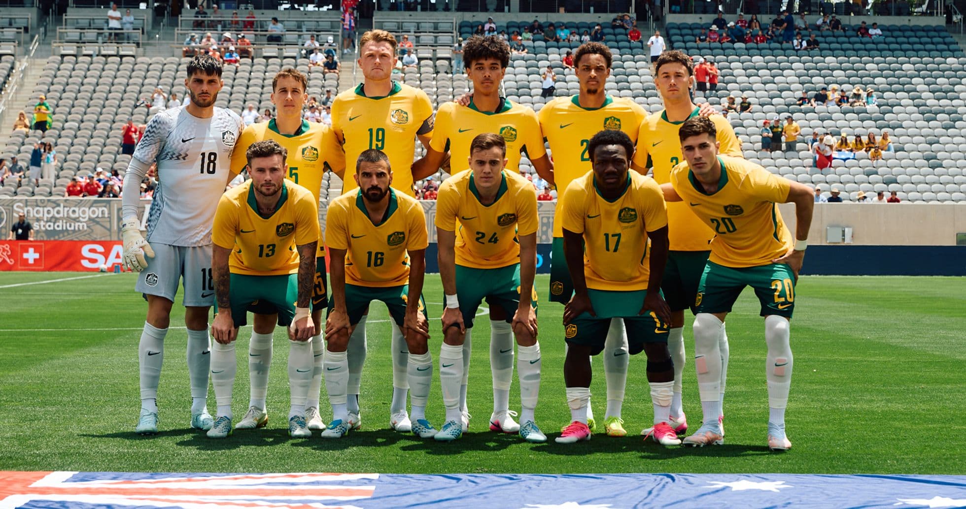 Equipo de fútbol de Australia en el estadio