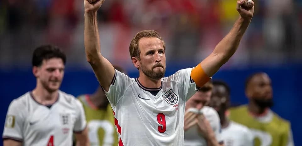 Harry Kane celebrando tras un partido de fútbol