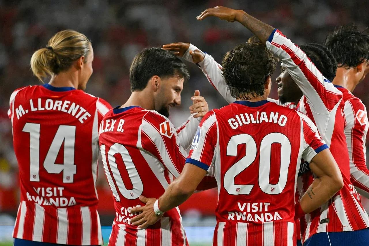 Jugadores de Atlético Madrid celebrando un gol