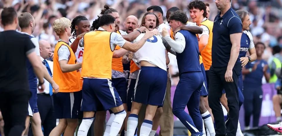 Celebración del equipo de Tottenham durante el partido