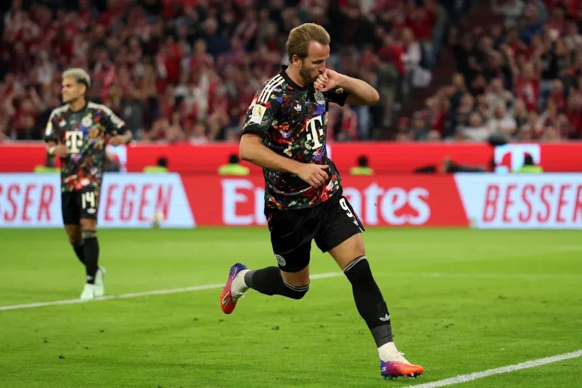 Jugador celebrando un gol en el estadio