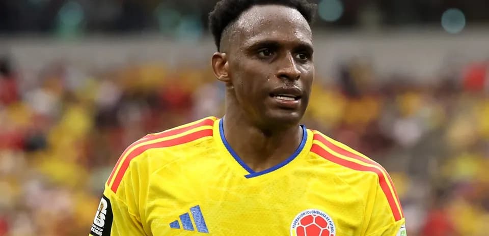Jugador de Colombia en partido de fútbol