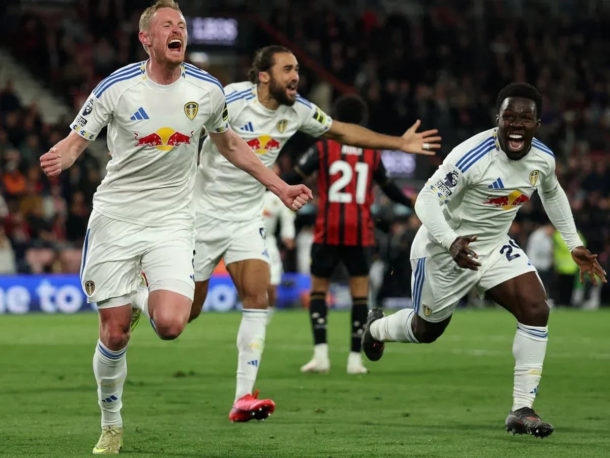 Jugadores de Leeds celebrando un gol