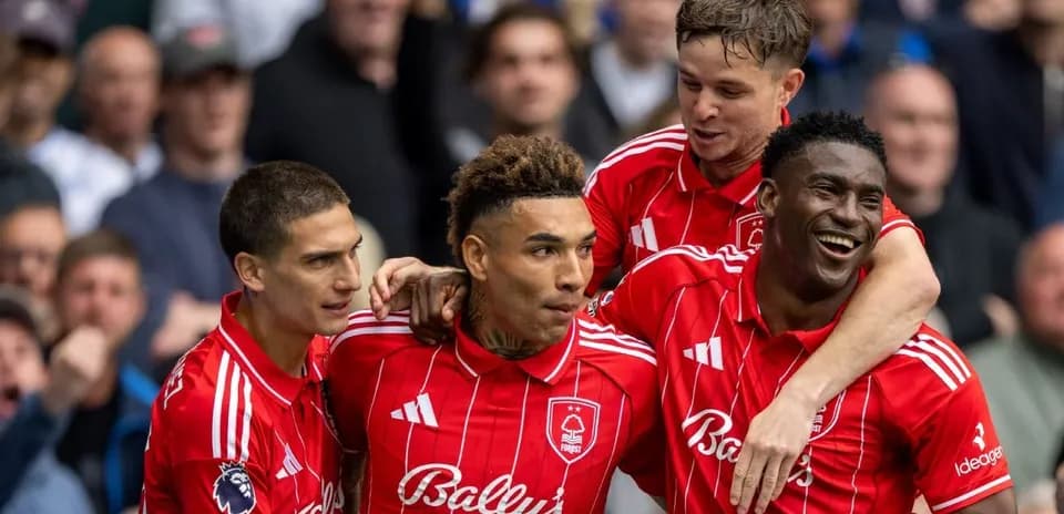 Jugadores de Nottingham Forest celebrando un gol