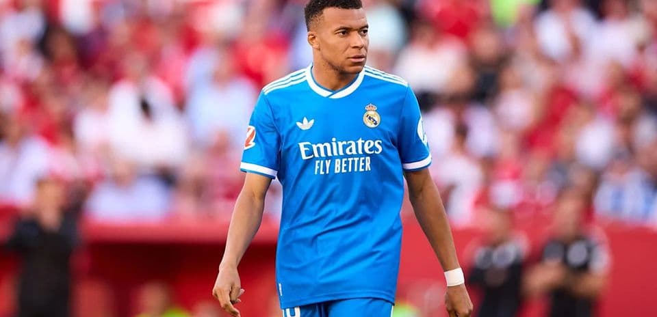Jugador de Real Madrid en campo durante partido
