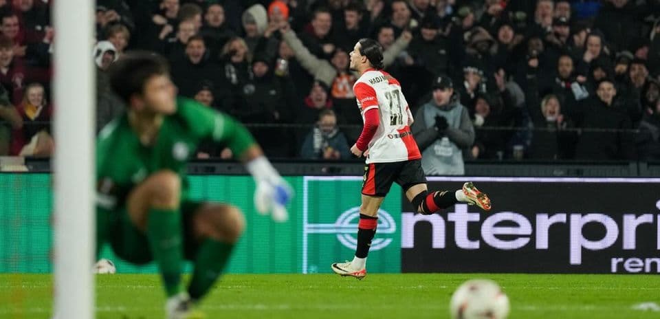 Feyenoord domina a Sturm Graz en la batalla estratégica.jpg
