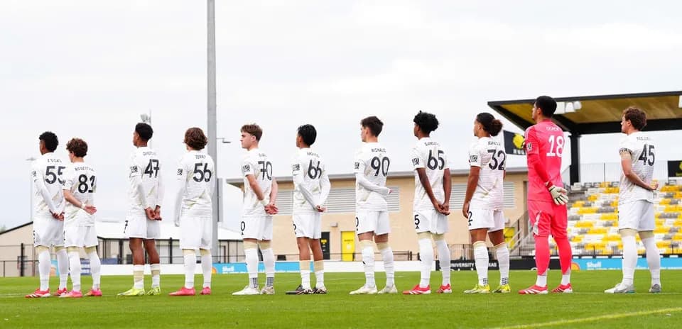 Jugadores de Los Angeles FC II alineados