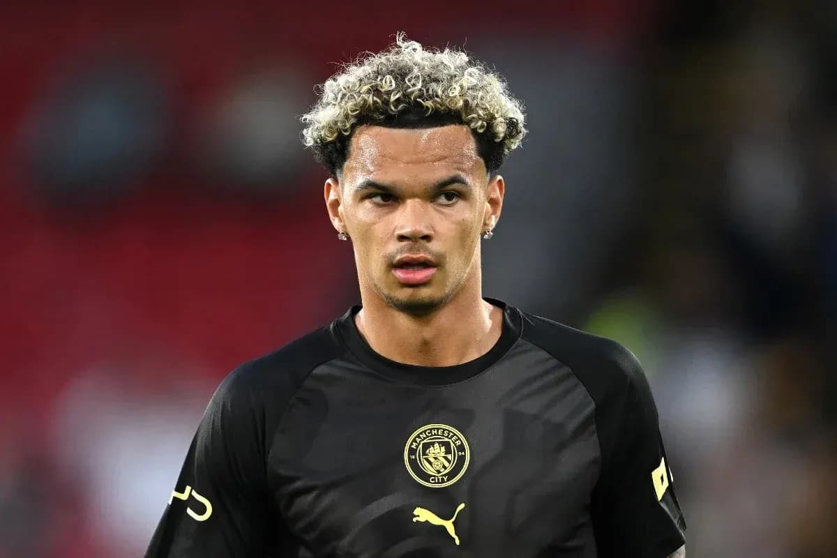 Jugador de Manchester City en la cancha antes del partido