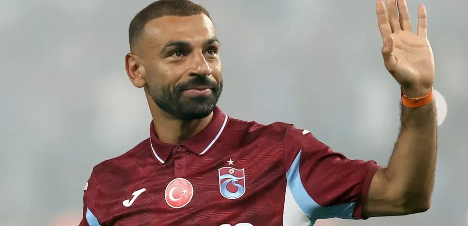 Jugador de Trabzonspor saludando al público