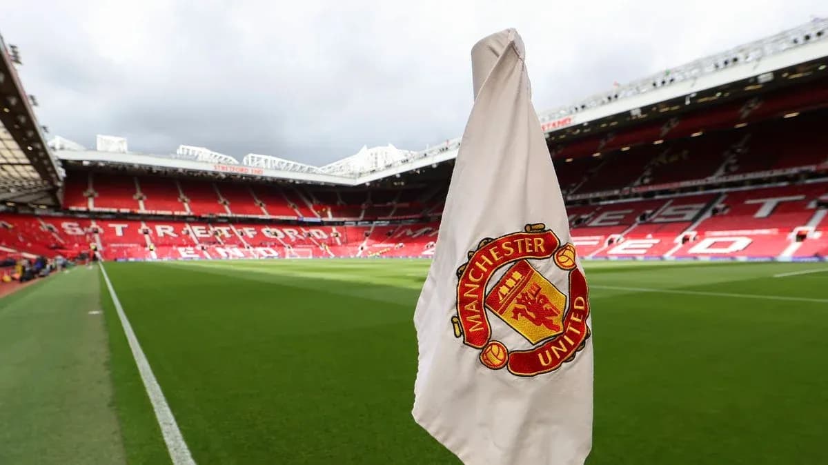 Bandera de córner en Old Trafford, estadio de Manchester United