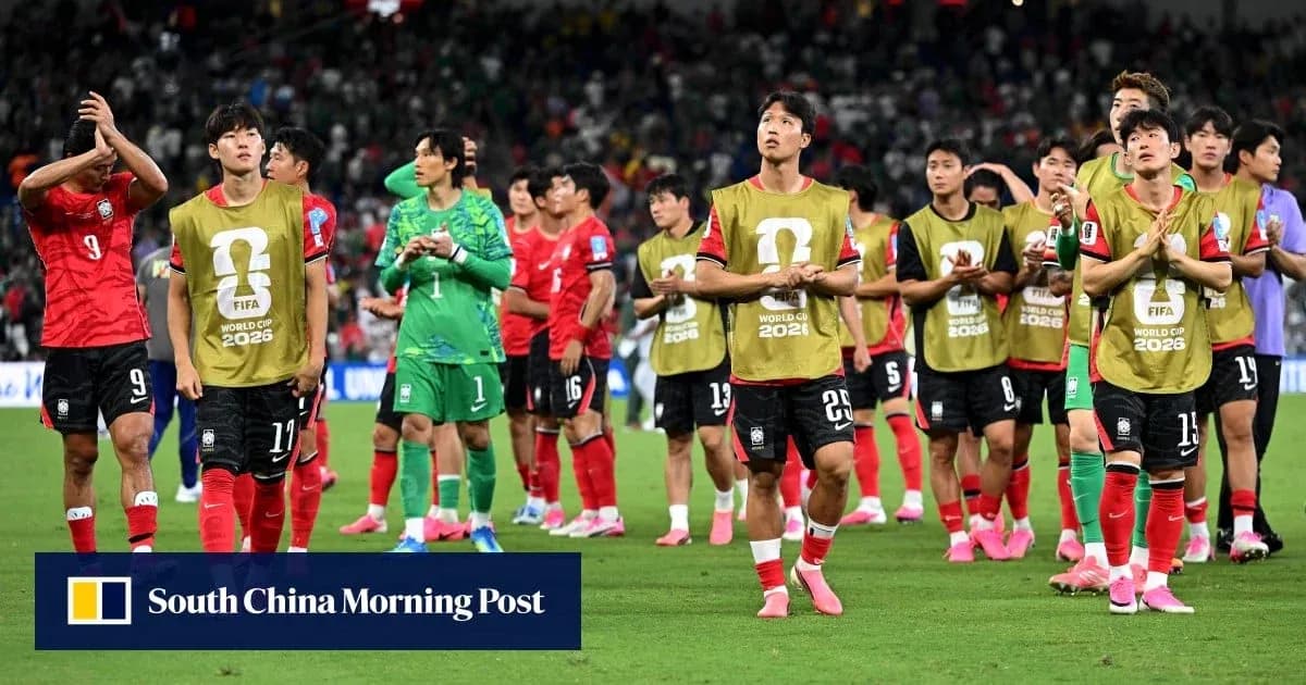 Jugadores de Corea del Sur agradeciendo a la afición
