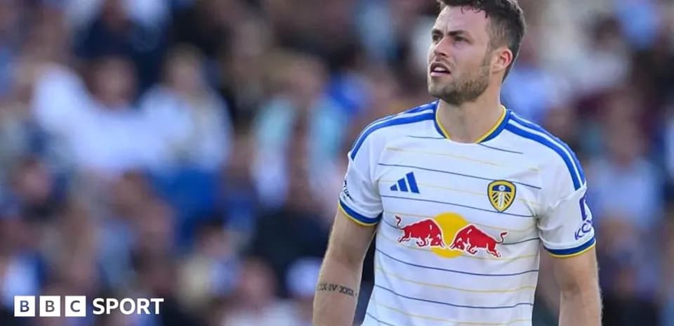 Jugador de Leeds United en el campo durante el partido