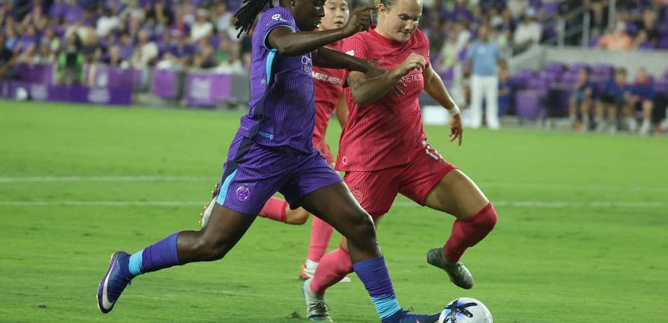 Jugadora de Orlando Pride en acción contra Boston Legacy