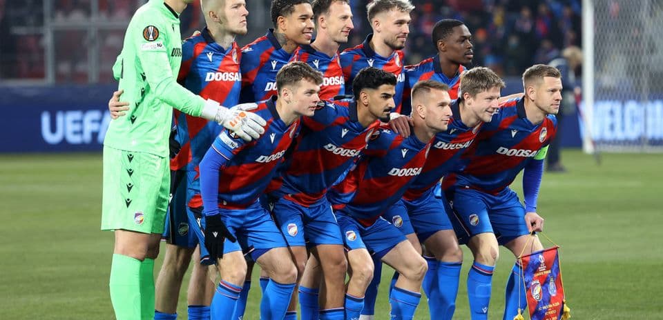 Plzen y FC Porto empatan 1-1 en la UEFA Europa League.jpg