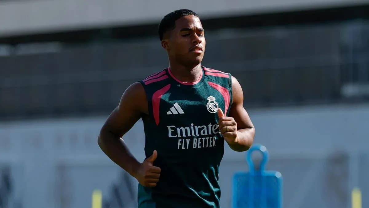 Jugador de Real Madrid corriendo durante entrenamiento
