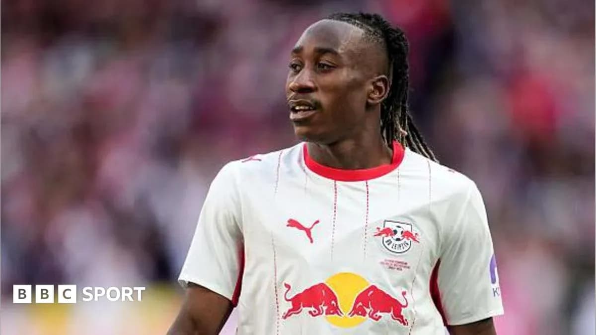 Jugador de RB Leipzig durante el partido