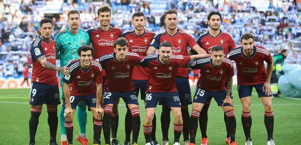 Jugadores de Osasuna posando para la foto