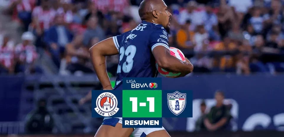 Jugador de Atlético San Luis celebra un gol