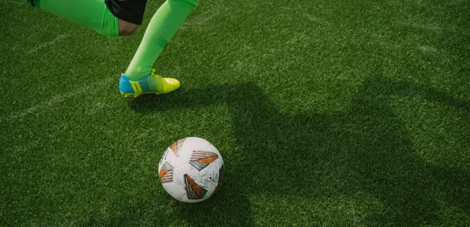 Football illustration used for match coverage - Zunb8z2t.webp