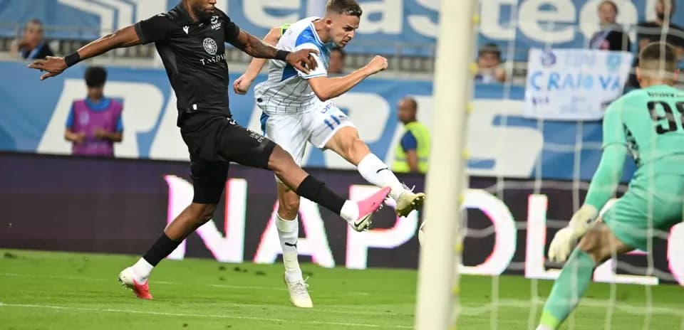 Universitatea Craiova contra Ararat-Armenia en acción