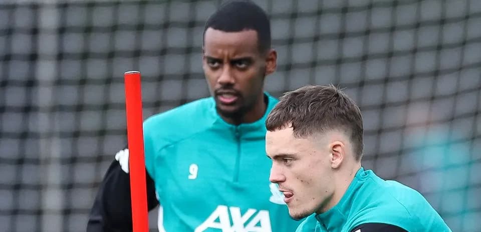 Jugadores entrenando en sesión de práctica