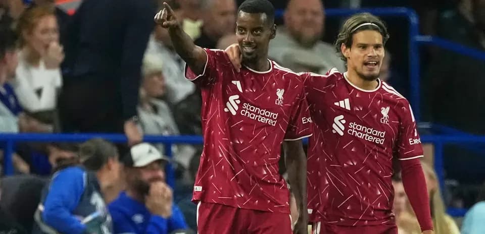 Jugadores del Liverpool celebrando un gol en el partido