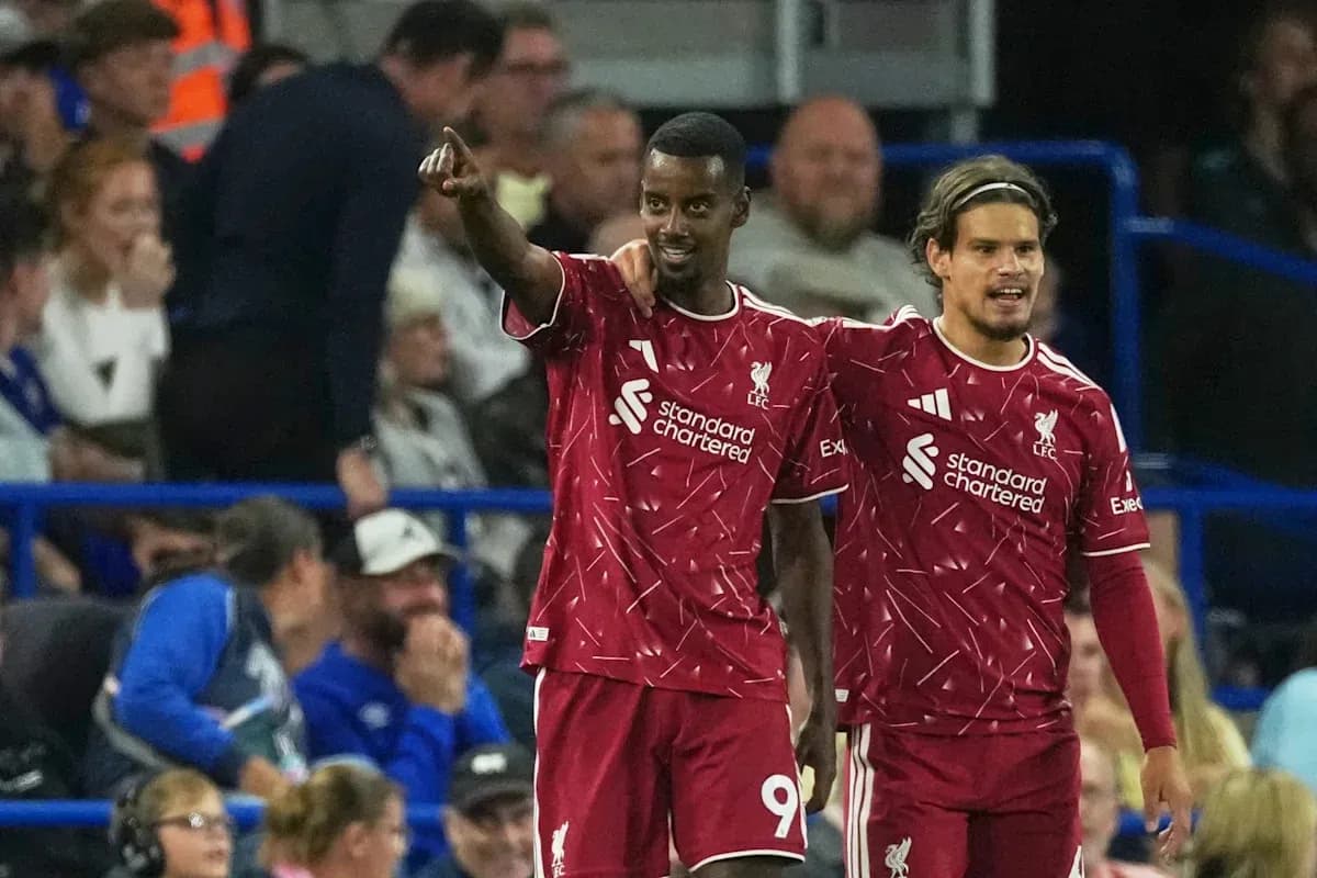 Jugadores del Liverpool celebrando un gol en el partido