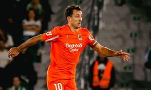 Real Sociedad vs Elche: Análisis del Duelo de La Liga.jpg