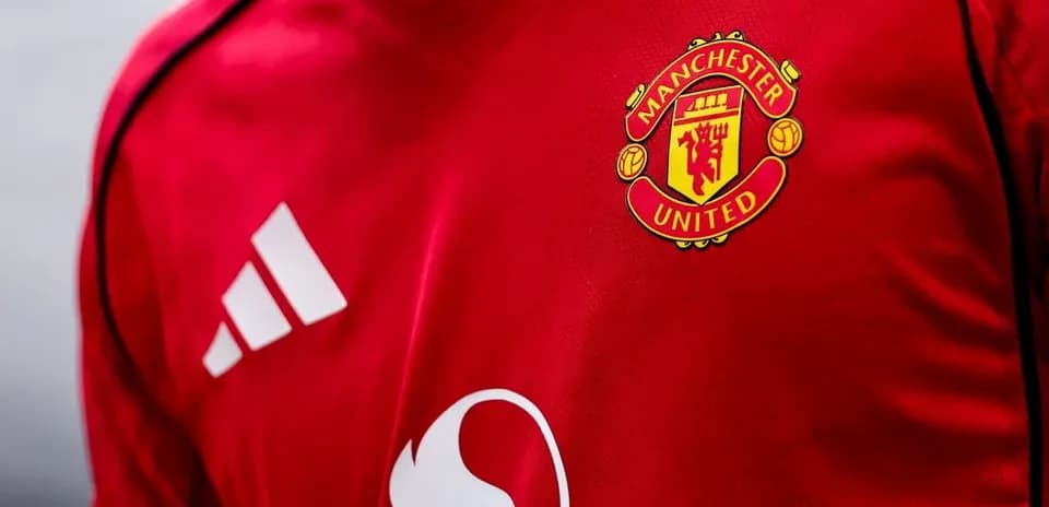Detalle de la camiseta de Manchester United
