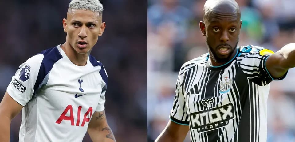 Jugadores de Tottenham y Newcastle en acción