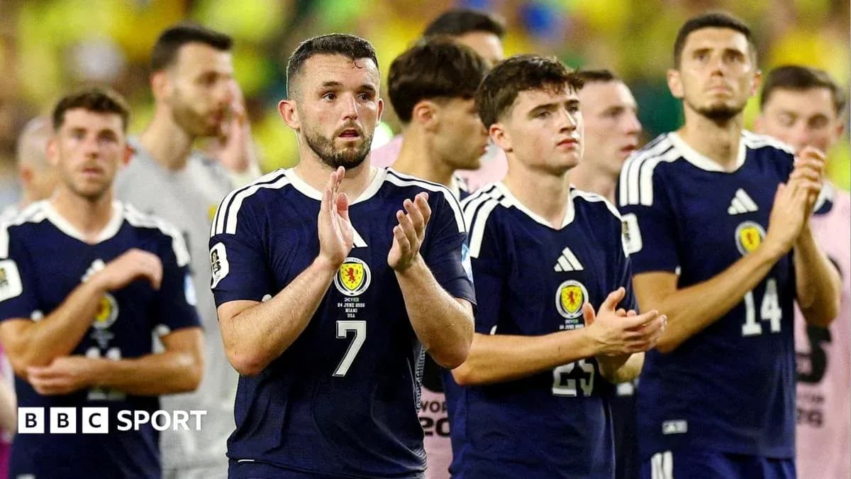 Jugadores de Escocia aplaudiendo tras el partido