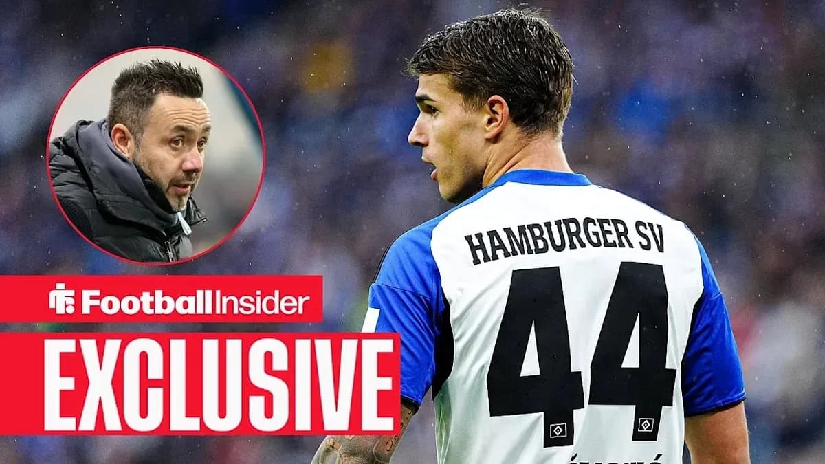 Jugador de Hamburger SV con camiseta 44 en el campo