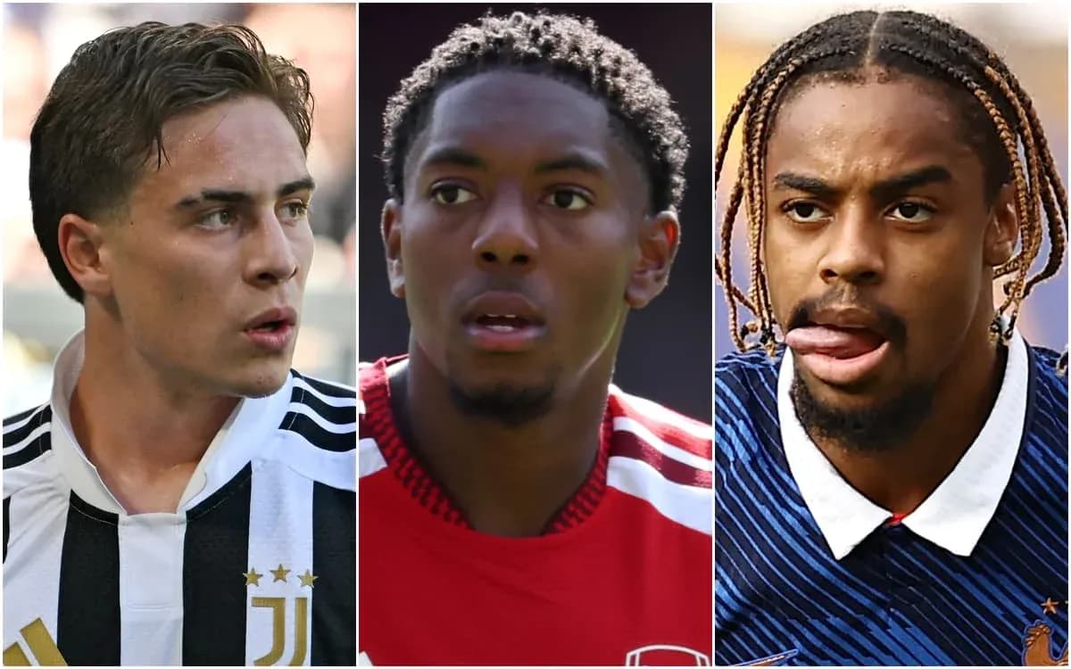 Tres jugadores de fútbol en diferentes camisetas