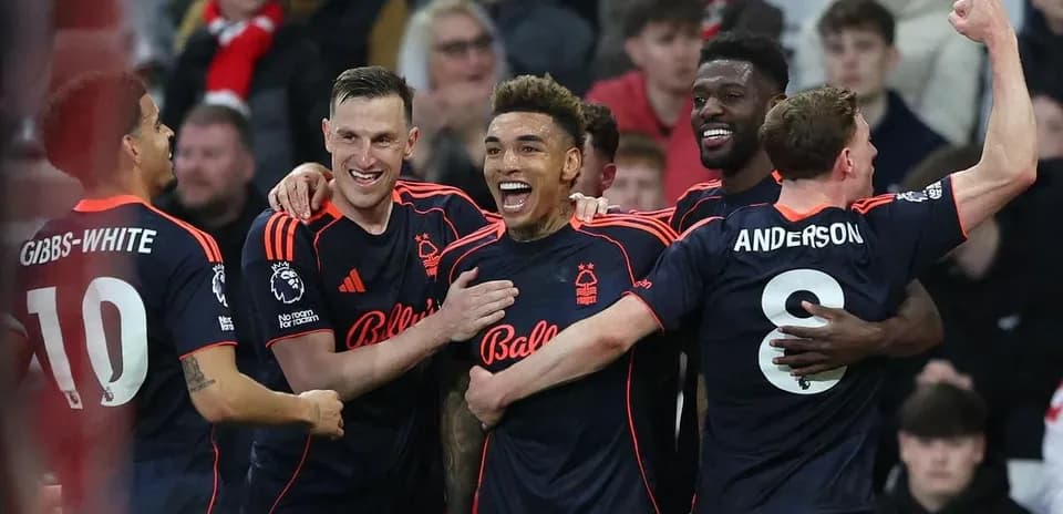 Jugadores de Nottingham Forest celebrando un gol