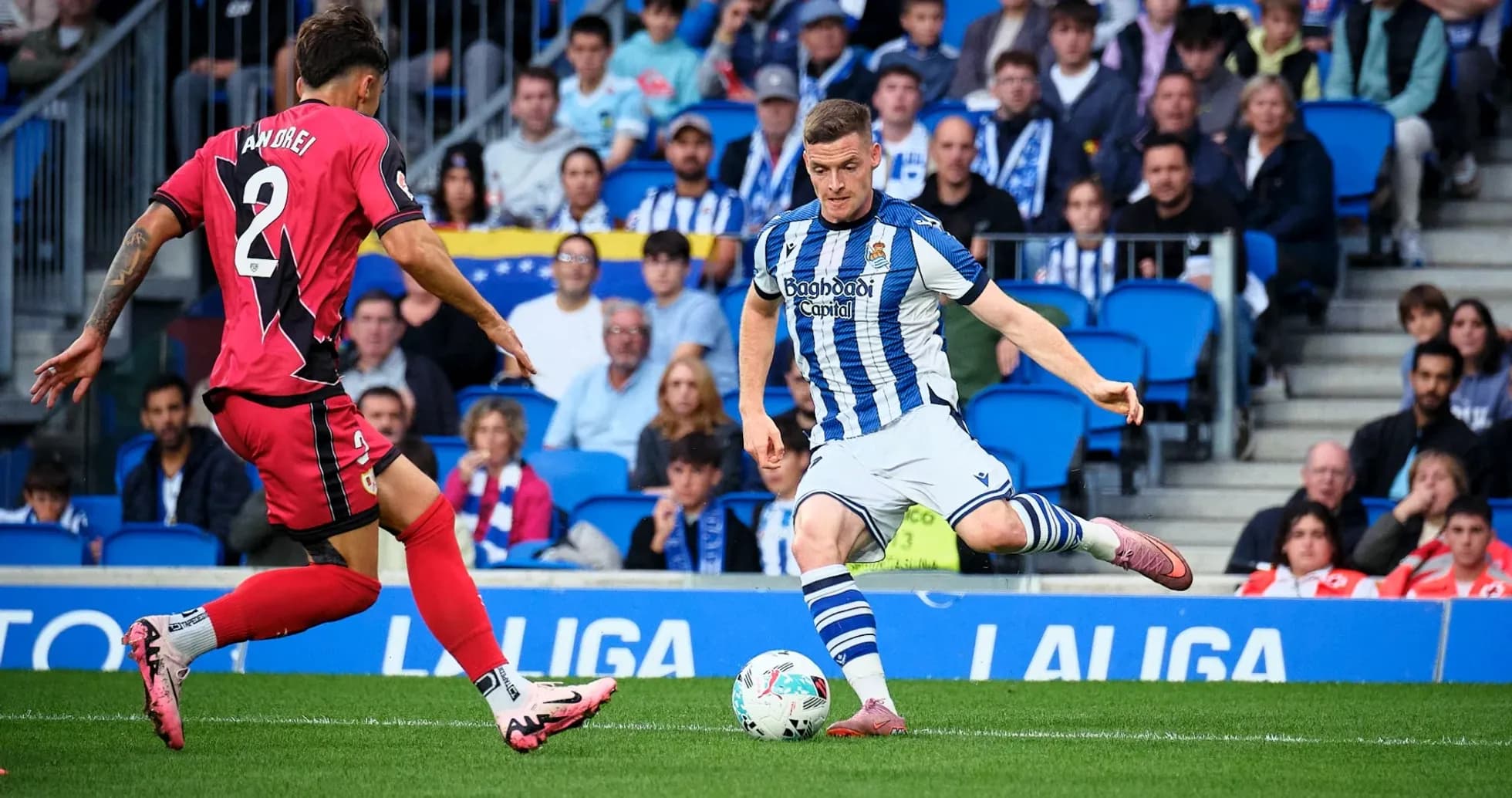 Andrei defendiendo contra jugador de la Real Sociedad