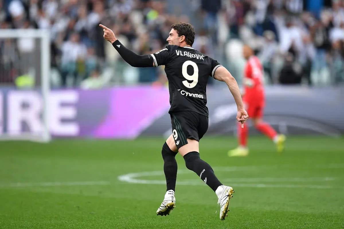 Dusan Vlahovic celebrando un gol en Juventus