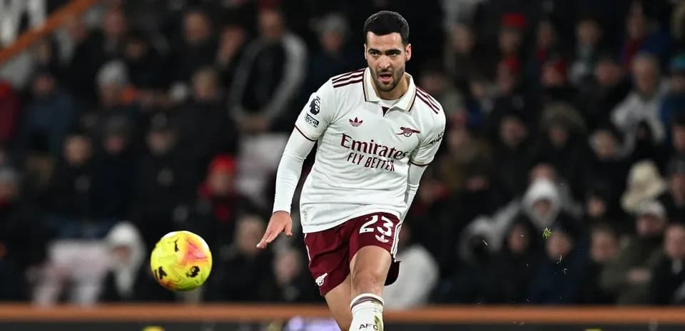 Jugador de Arsenal en acción durante el partido